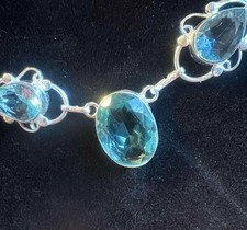 Halskette mit 3 Aquamarin