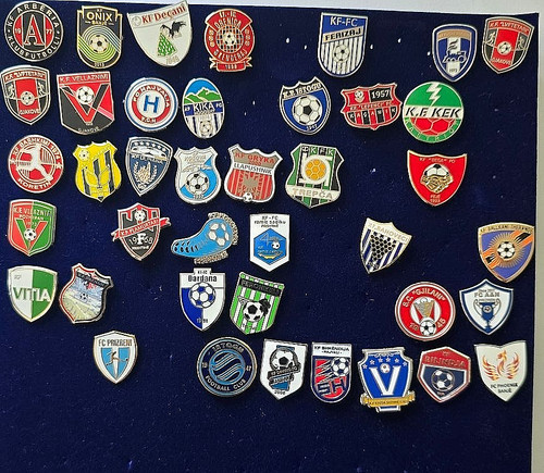 Pins fussballklubs kosovo - pins,