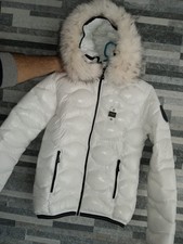 blauer Damen mit Fell und