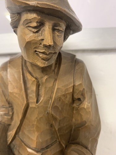 Geschnitzte holzfigur - geschnitzte,