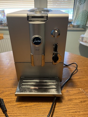 Kaffeevollautomat - , /
