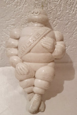 Vintage MICHELIN Mänchen Kühlerfigur sitzend mit Halterung 22 cm. Höhe