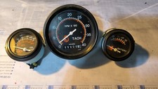 1025 Konvolut , 3 Stück Tacho Instrumente US Fahrzeuge neuwertig Datcom