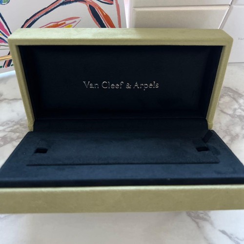 Van cleef arpels - van, &