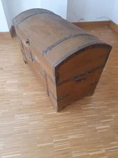 Antike Truhe bemalte Truhe