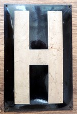 ALTES EMAILLESCHILD - *H* - 29,4cm x 18,7cm - GEWÖLBT - TOP!