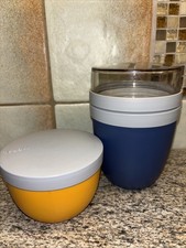 2x Mepal To Go Becher Müsli Joghurt Obst 500 ml & 350 ml Blau Gelb Top