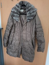 Sehr warmer Daunenmantel Echte