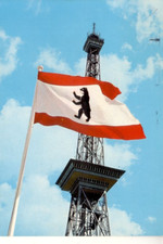 ak  BERLIN  - Funkturm mit BERLIN  Fahne  (Andres Verlag)