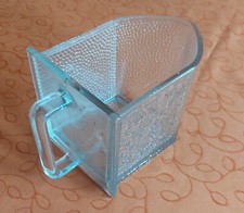 2 Glasschütten aus Pressglas