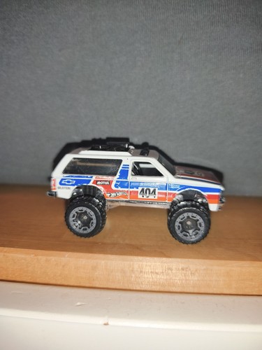 Hot wheels chevy blazer 4x4 - hot,