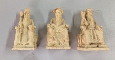 3 China Figuren - Kaiser - Gottheiten ? - Elfenbeinfarbener Kunststoff