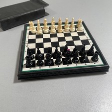 Mini Schach Magnetisch 13,5 cm Klappbar Tragbares Reise-Spiel für Spaß unterwegs