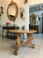 alter uriger Bauerntisch