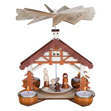 Kleine Pyramide aus Holz. 