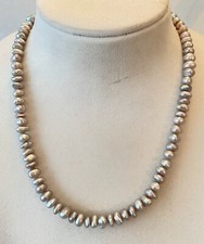 Perlenkette-Armband Set aus silbergraue Keshi Süßwasserperlen