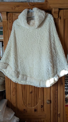 Poncho aus