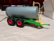 Siku Farmer 1:32 Vakuumfaß mit Schleppschlauch Verteiler (2252)