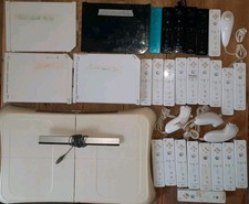 4 Konsolen + 24 Nintendo Wii