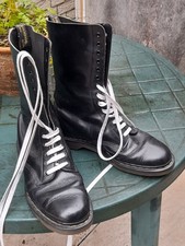 dr. martens schwarz 14 Loch