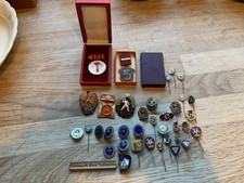 Konvolut Abzeichnen Orden Anstecker Pins DDR Ungarn Tschechoslowakei Jugoslawien