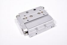 SMC MXF20-30, Pneumatischer Kompaktschlitten, Kreuzrollenführung