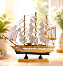 Segelschiff aus Holz  Maritime