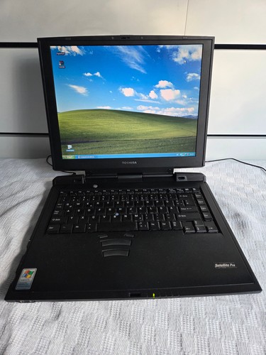 Retro laptop toshiba satellite - retro,