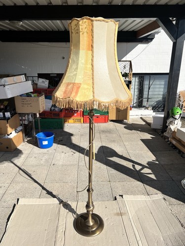 Alte große messing - große, stehlampe
