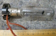 sehr alte Projektorlampe  PHILIPS 220V 200W Bajonett mit Fassung