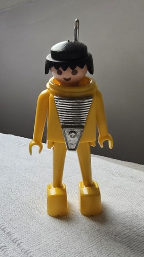 Vintage 1980 playmobil yellow - playmobil,