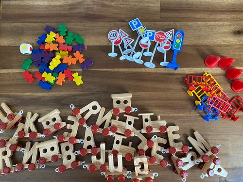 Konvolut spielzeug namenszug - spielzeug:,
