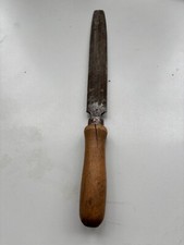 Alte Feile mit Holzgriff 33 cm lang