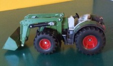 Siku Traktor in Maßstab 1:50.