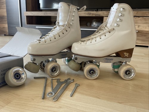 Verkaufe hier die rollschuhe - hier,