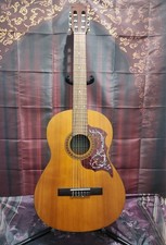 Gitarre Yamaha CG-100. 4/4