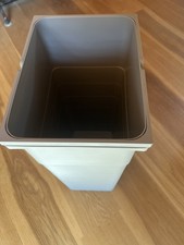 bulthaup b2 Küche. Eimer für