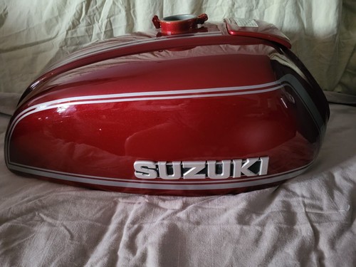 Suzuki 750 tank und - 750,