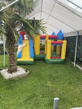 Hüpfburg mit Gebläse 600 w 