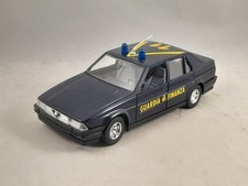 Bburago Alfa Romeo 75 Guardia