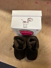 Anna und Paul Bootie Lammfell