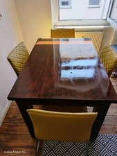 Edler Tisch aus Massivholz - Einzelstück