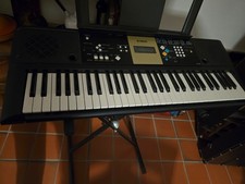 keyboard yamaha  YPT-220