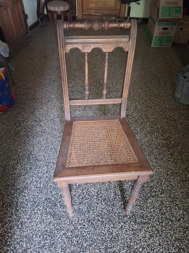 Antiker stuhl mit wiener - stuhl,