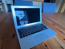 Apple MacBook Air 11" - Mid