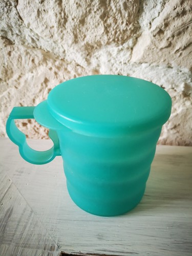 Trinkbecher mit griff - ,