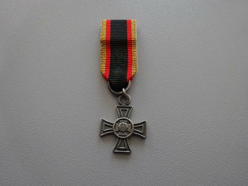 Ehrenkreuz der - (s1-146),