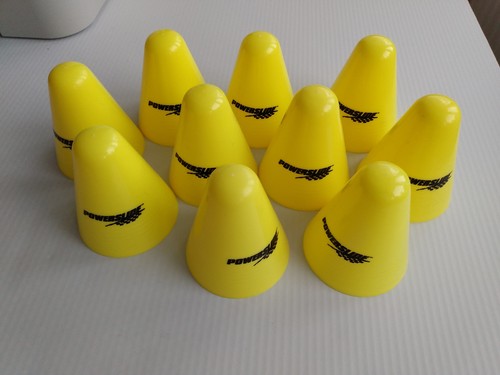 Pylonen hütchen slalom - hütchen,