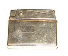 EIN   STÜCK  SEHR  ALTES  RUBIN - GAS,   GASFEUERZEUG  FÜR   SAMMLER