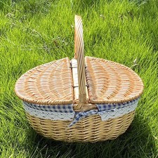 Geflochtener, leerer